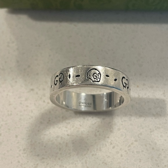 Authentic GUCCI ring - Picture 5 of 6